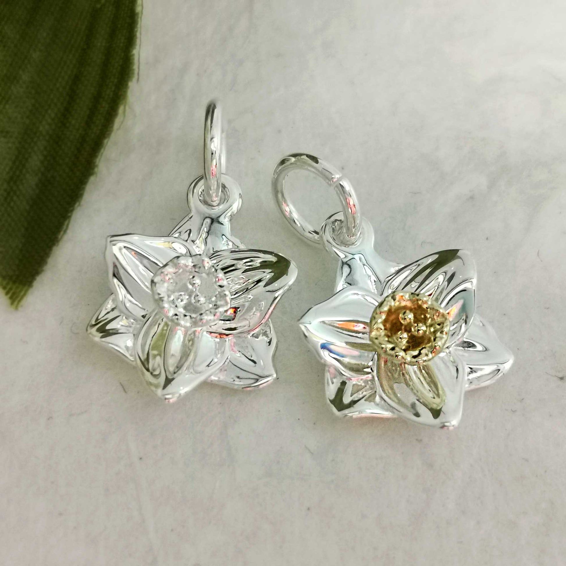 Daffodil flower silver charm scarlett jewellery chelsea flower show