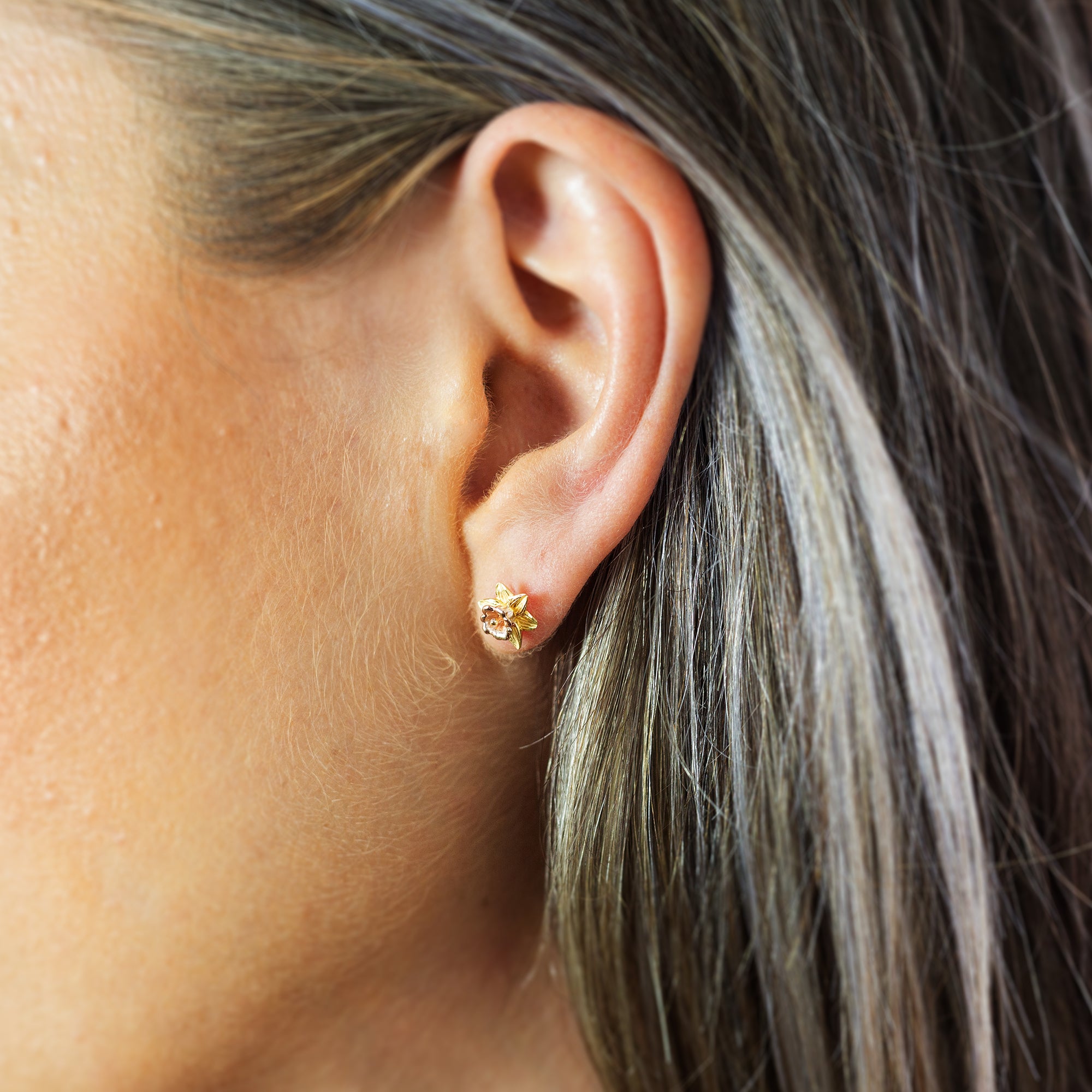 silver gold vermeil daffodil march birth flower stud earrings