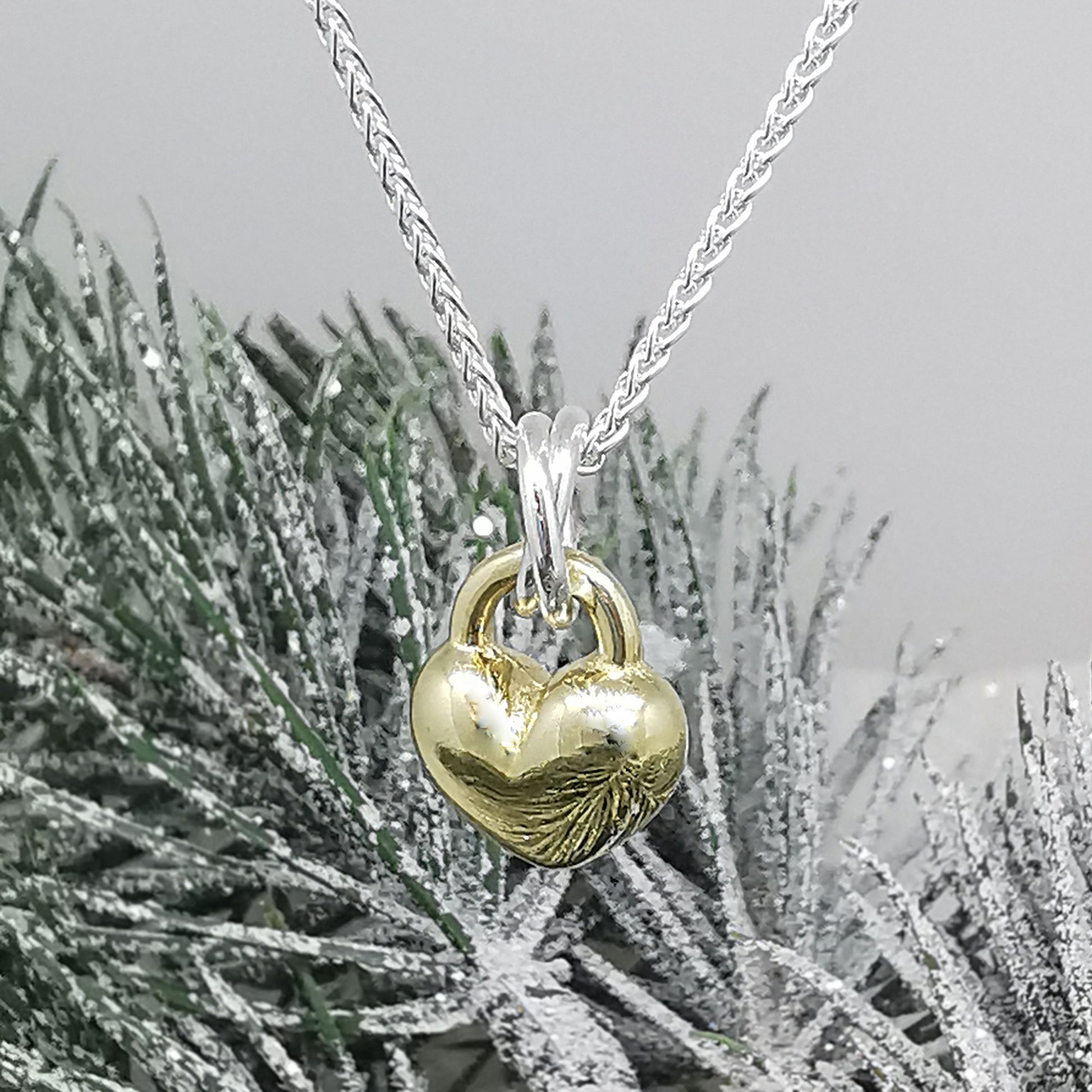 solid gold and silver love heart pendant necklace romantic anniversary gift for girlfriend wife