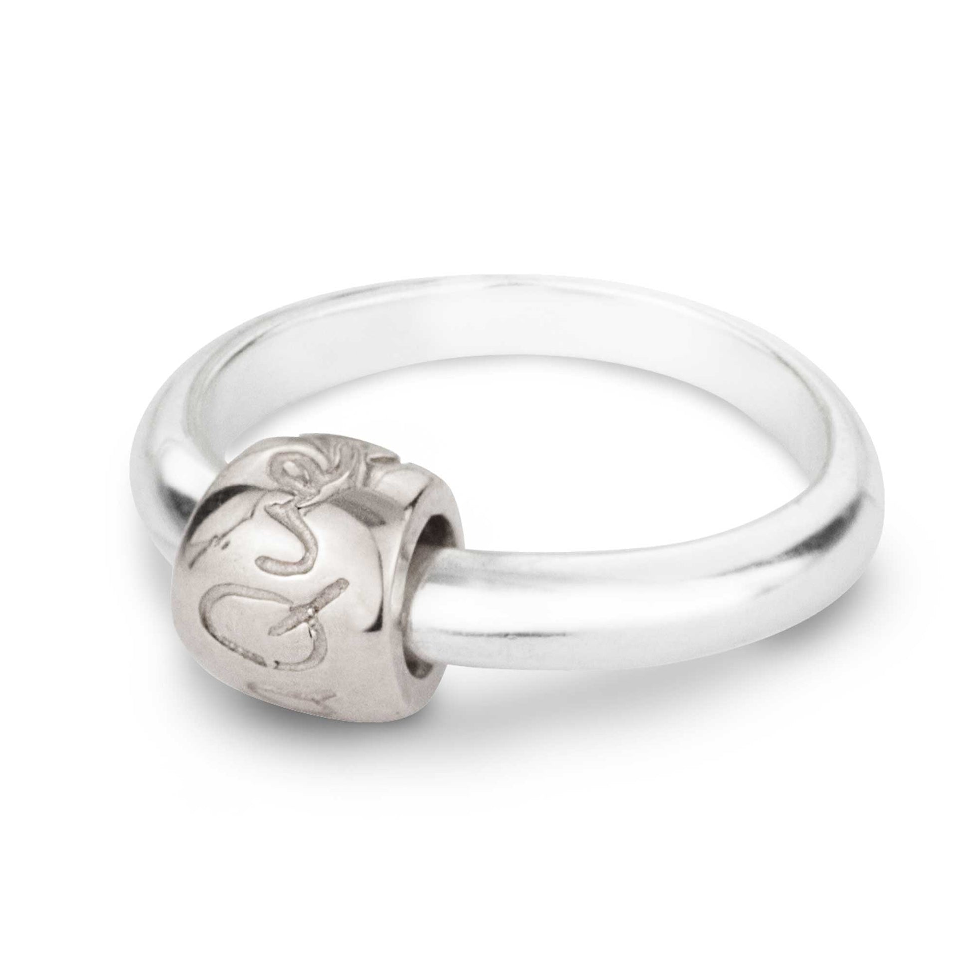 Que Sera recycled Silver Worry bead Ring unique designer Scarlett Jewellery