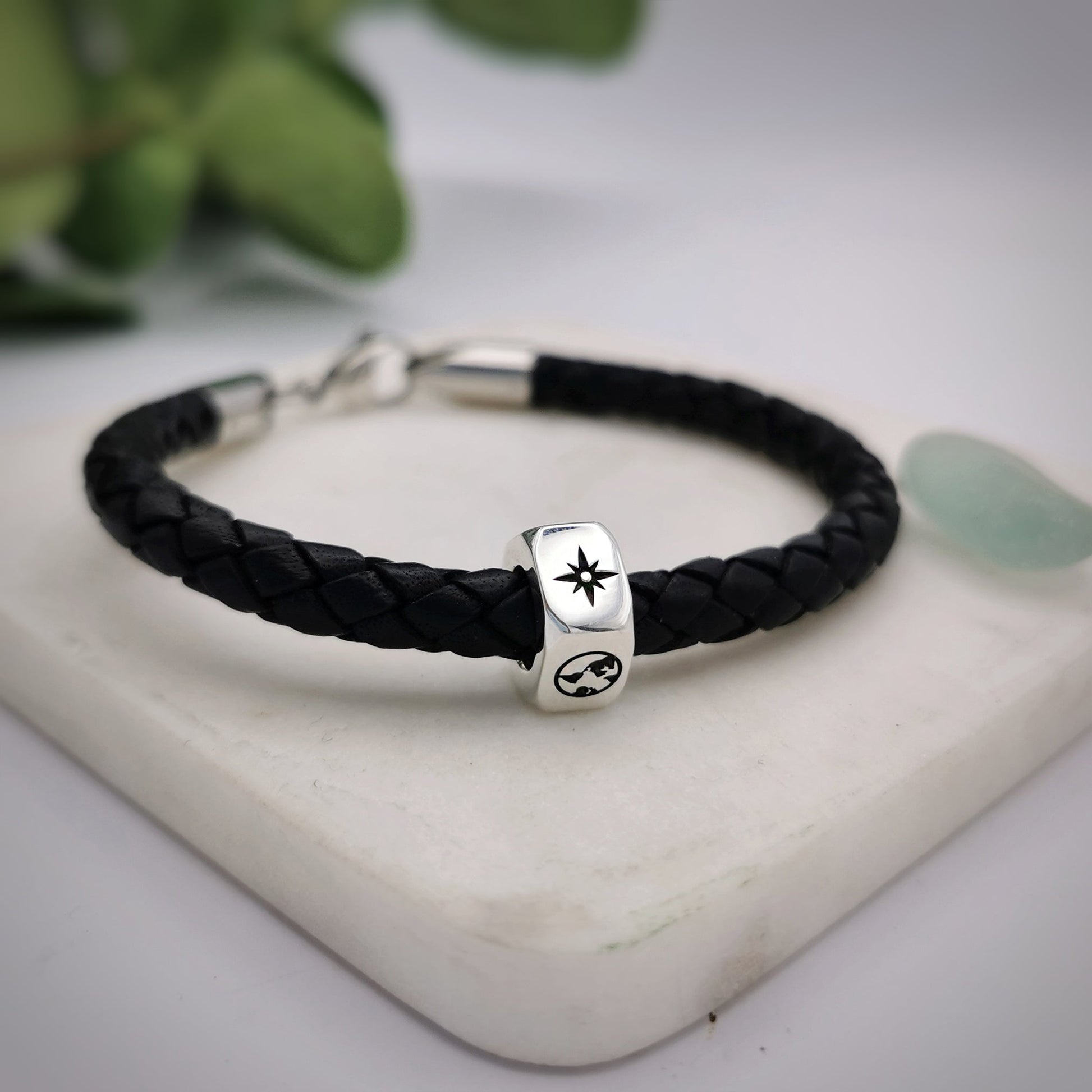 Adventure-themed compass and globe Bracelet