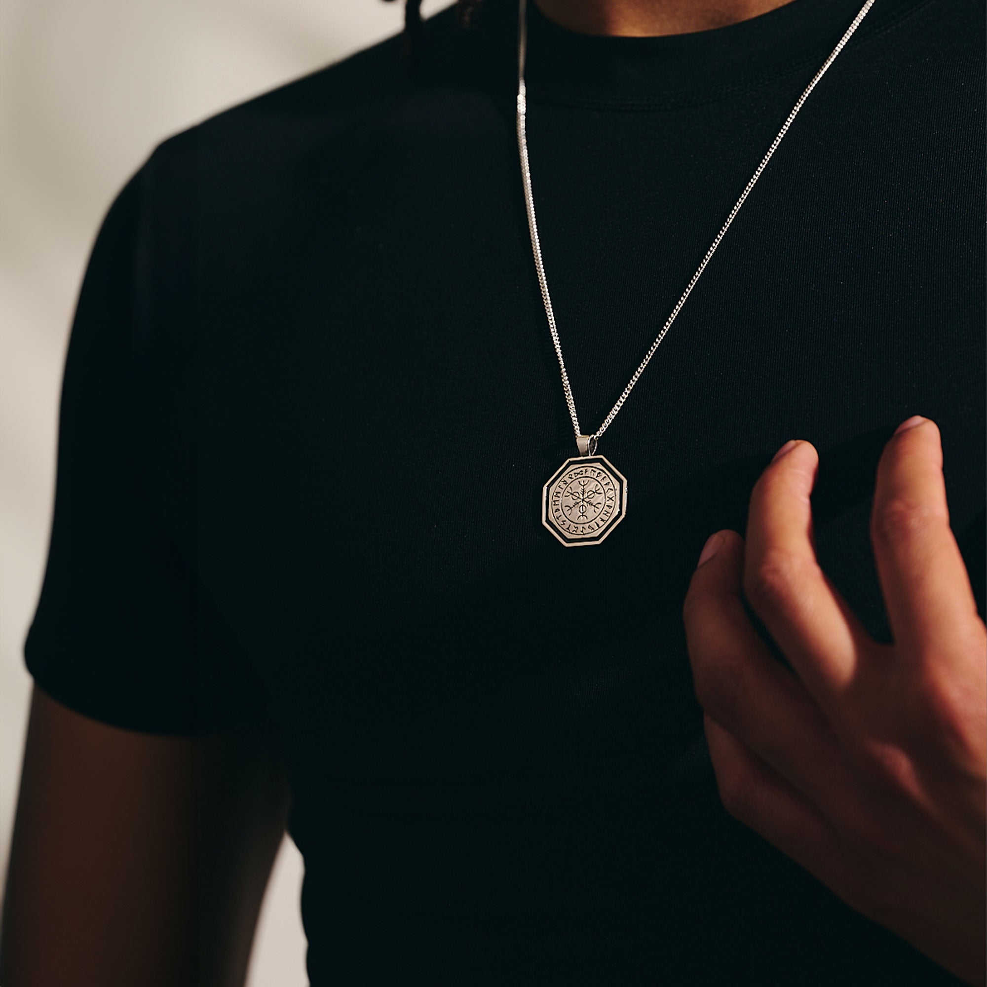 vegvisir wayfinder rune symbols mens necklace for safe travels