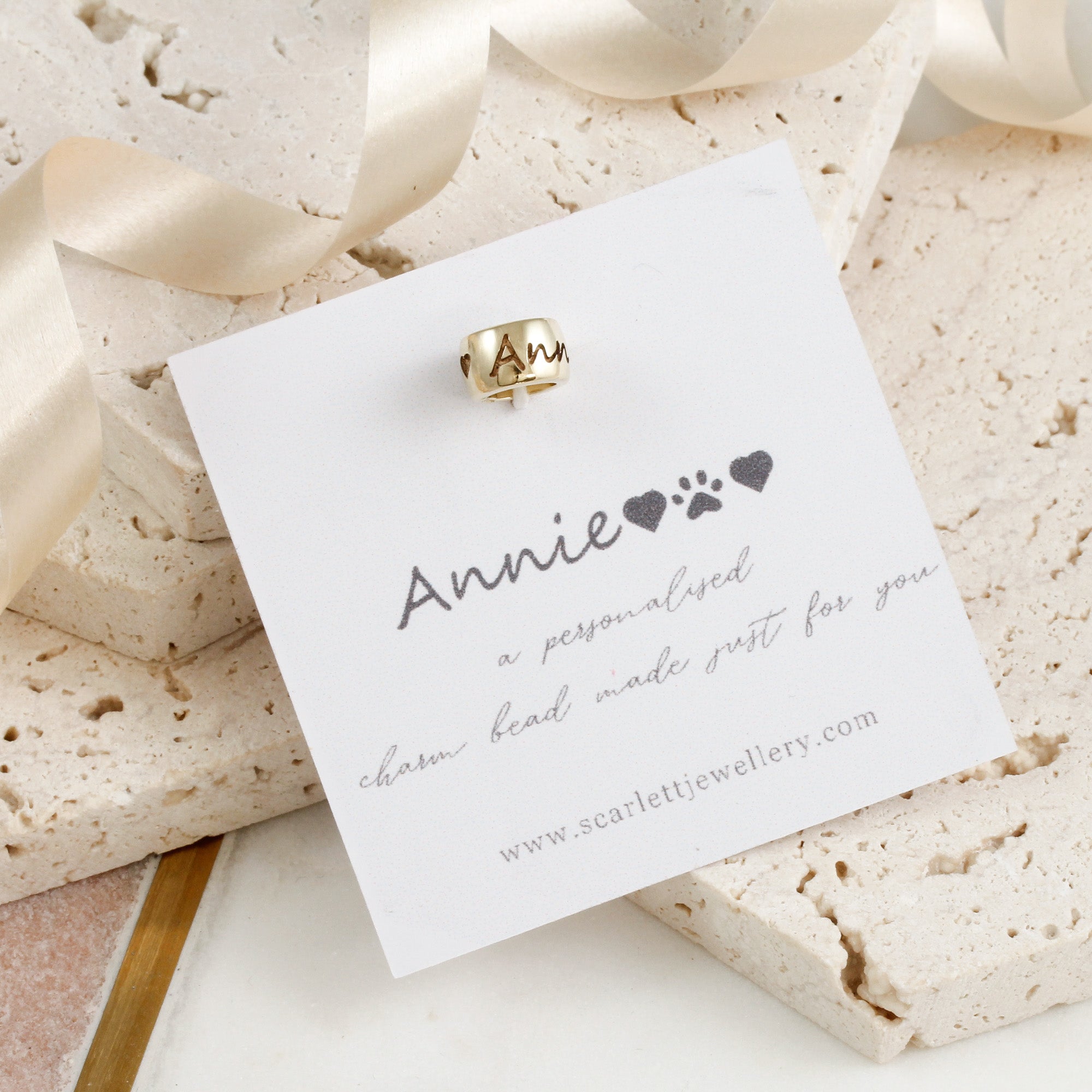 Perle de charme Mojo en or personnalisée