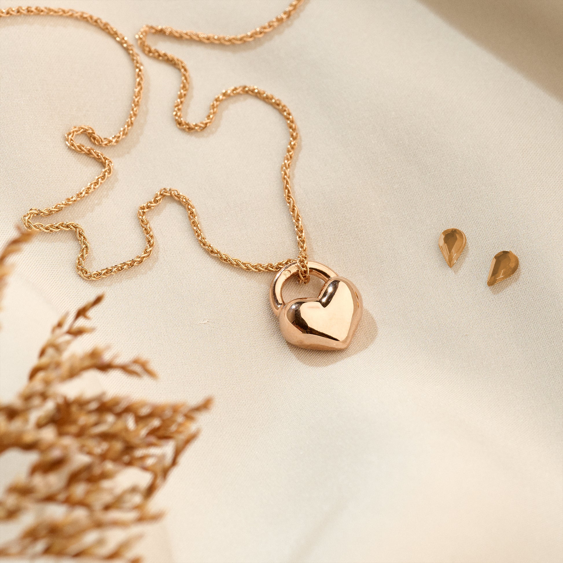chunky solid rose gold heart necklace scarlett jewellery