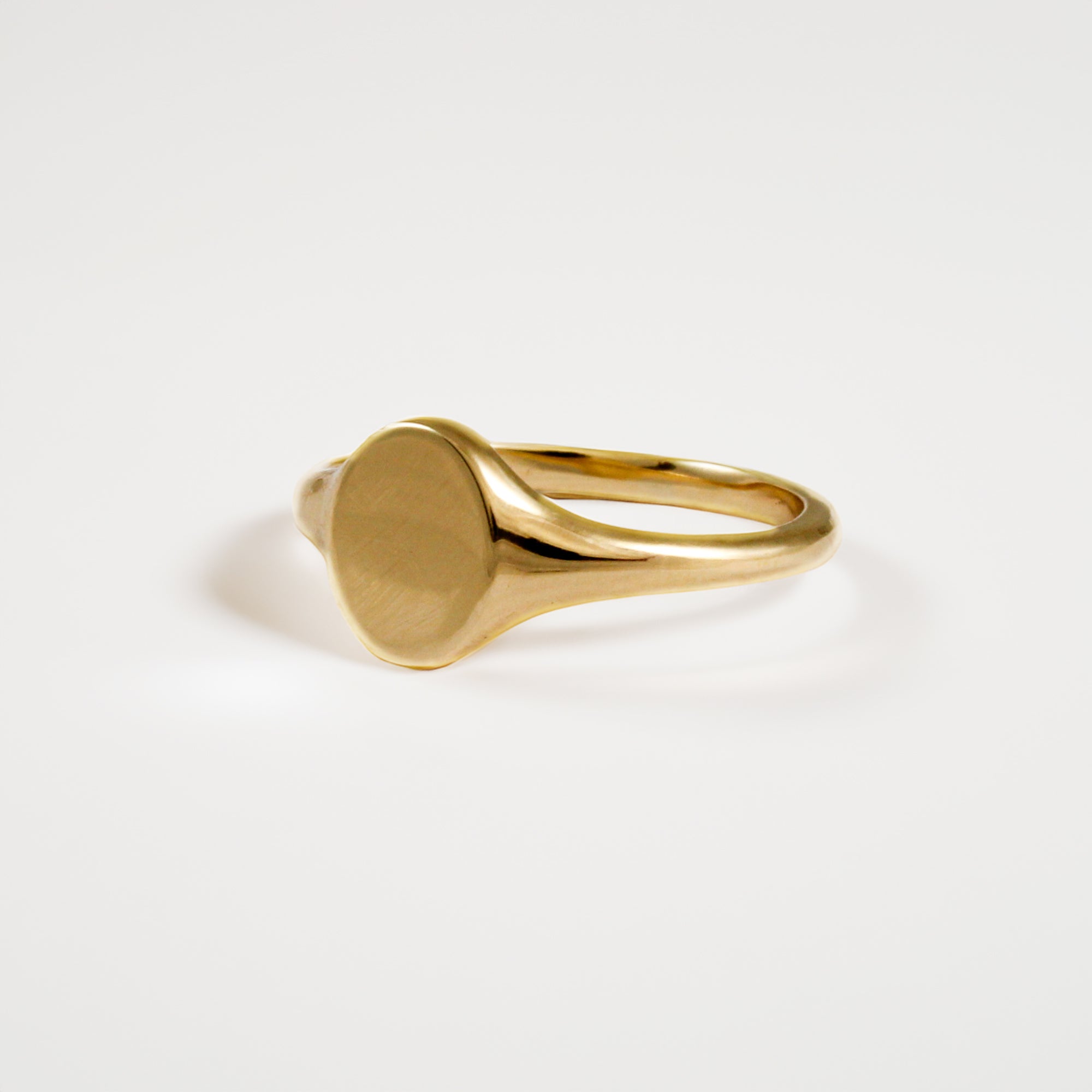 solid 9k gold oval mens or women signet ring 100% recycled gold