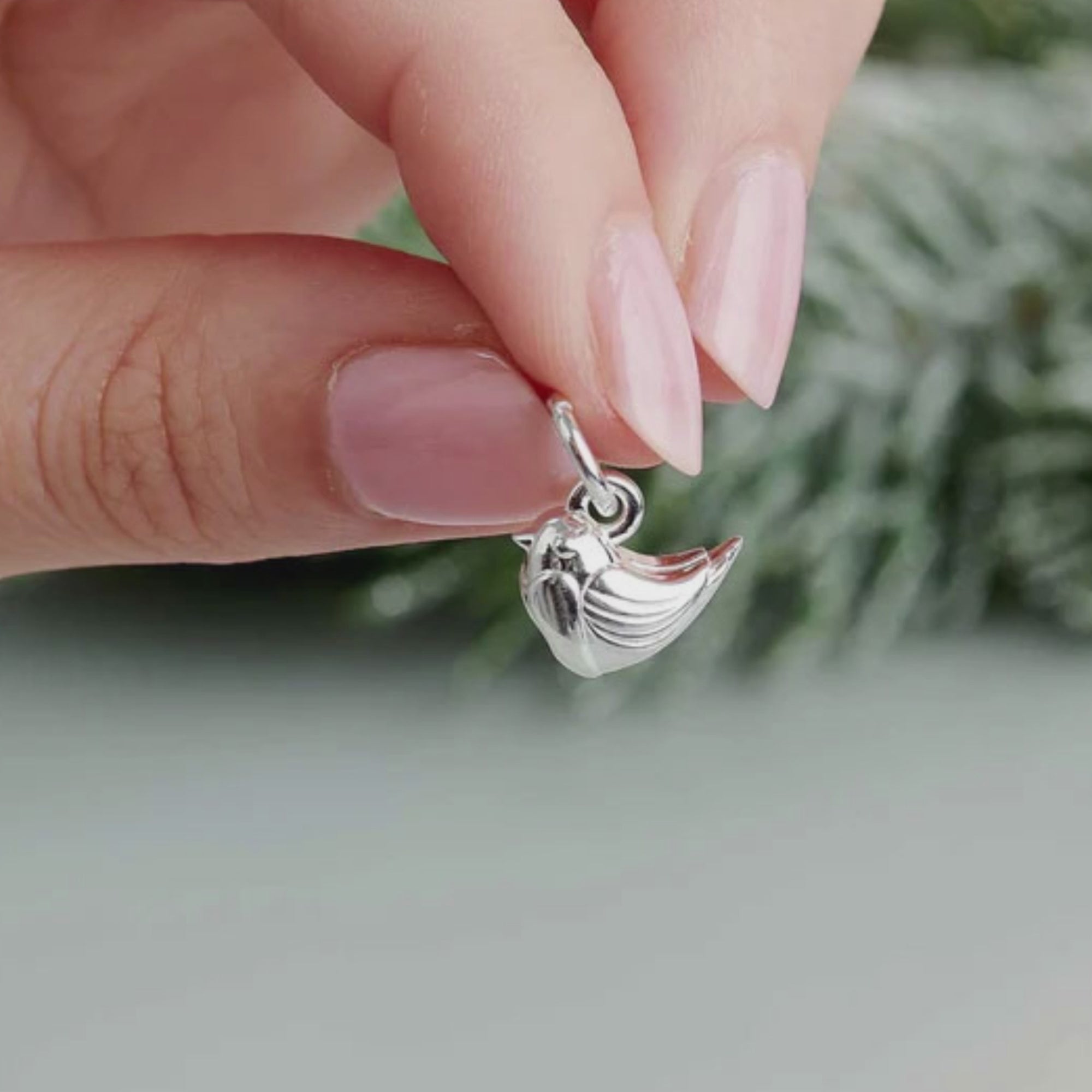silver robin redbreast charm christmas gift for a charm bracelet scarlett jewellery UK