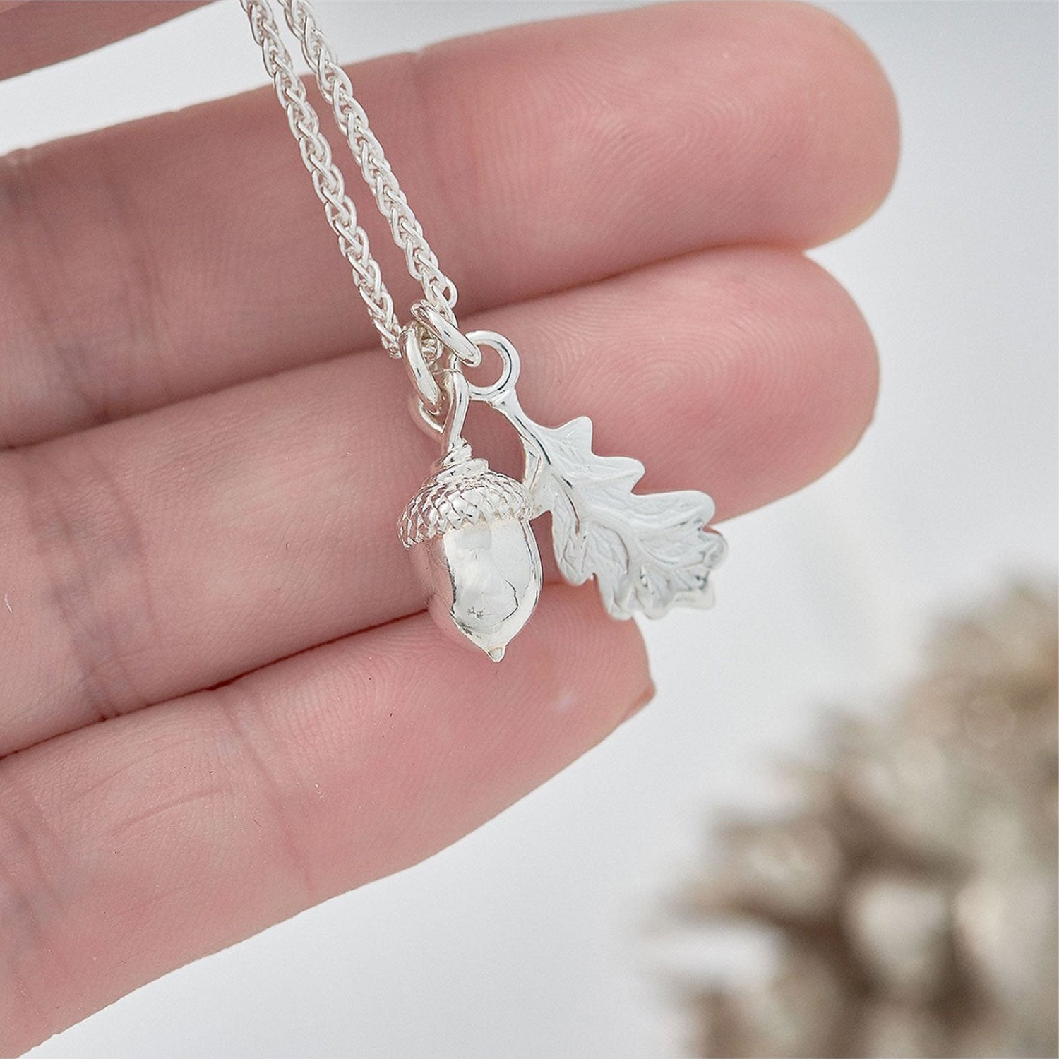 Scarlett Jewellery Solid Silver Acorn and Oak Leaf Necklace - Nature-Inspired Elegance with Expert Craftsmanship