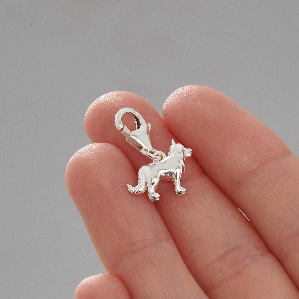 Border Collie breed solid sterling silver dog charm with clip clasp fits thomas sabo style by Scarlett Jewellery Ltd