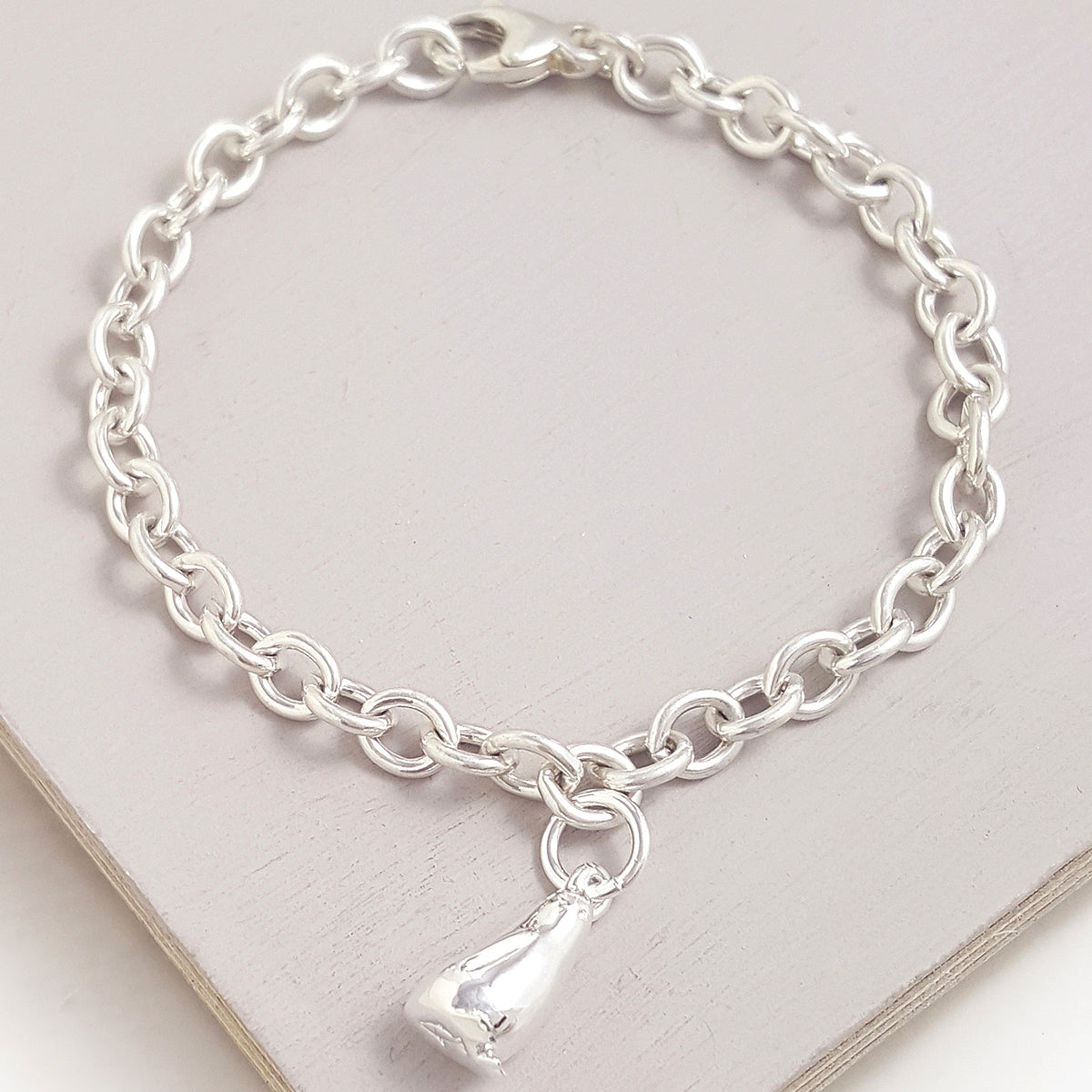 Silver Penguin Bracelet Charm with perfect detail free UK delivery