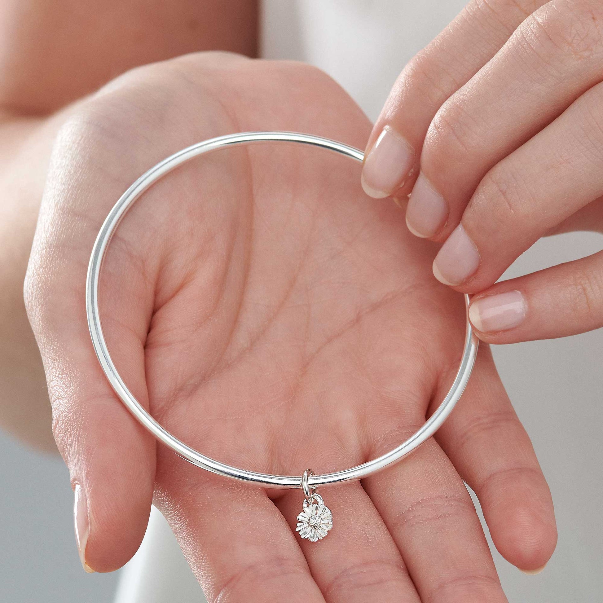 tiny daisy flower silver bangle nature inspired jewellery chelsea flower show scarlett Jewellery
